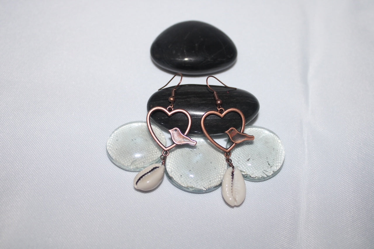 Dangling heart earrings